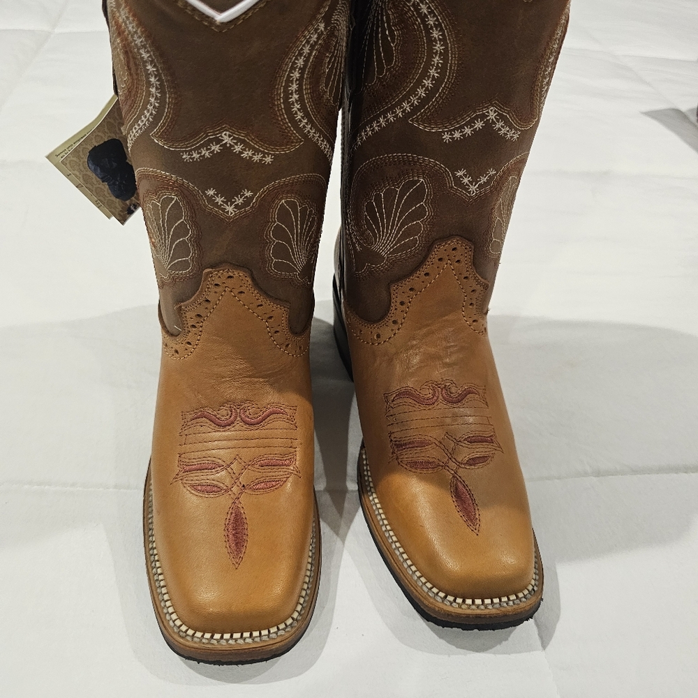 Leather women cowboys boots